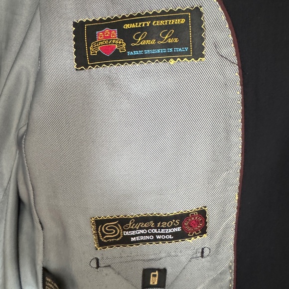 Mazzoni Navy Blue Blazer, 100% wool shell, 42R, Italian fabric with gold buttons - Picture 6 of 8